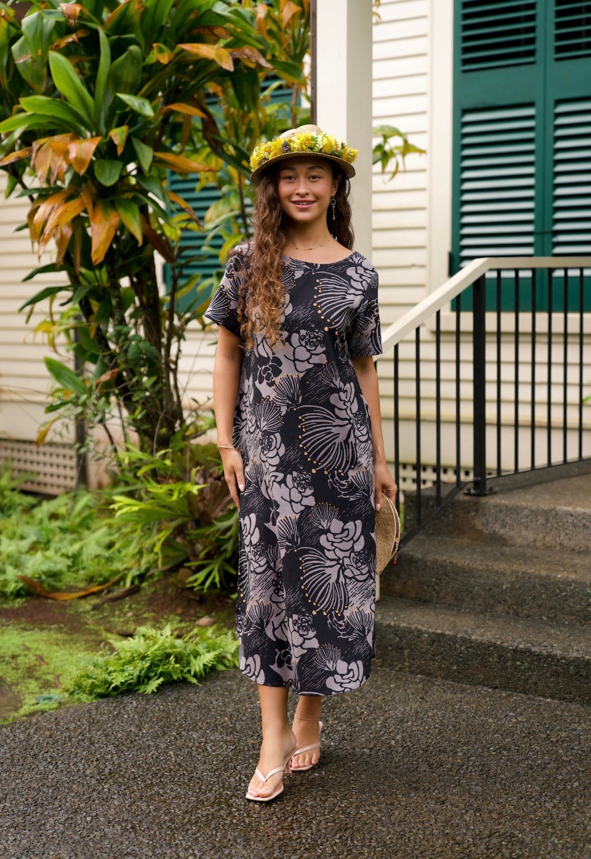 Leio Mu'u ‘Ōhi‘a lehua in 'ele'ele