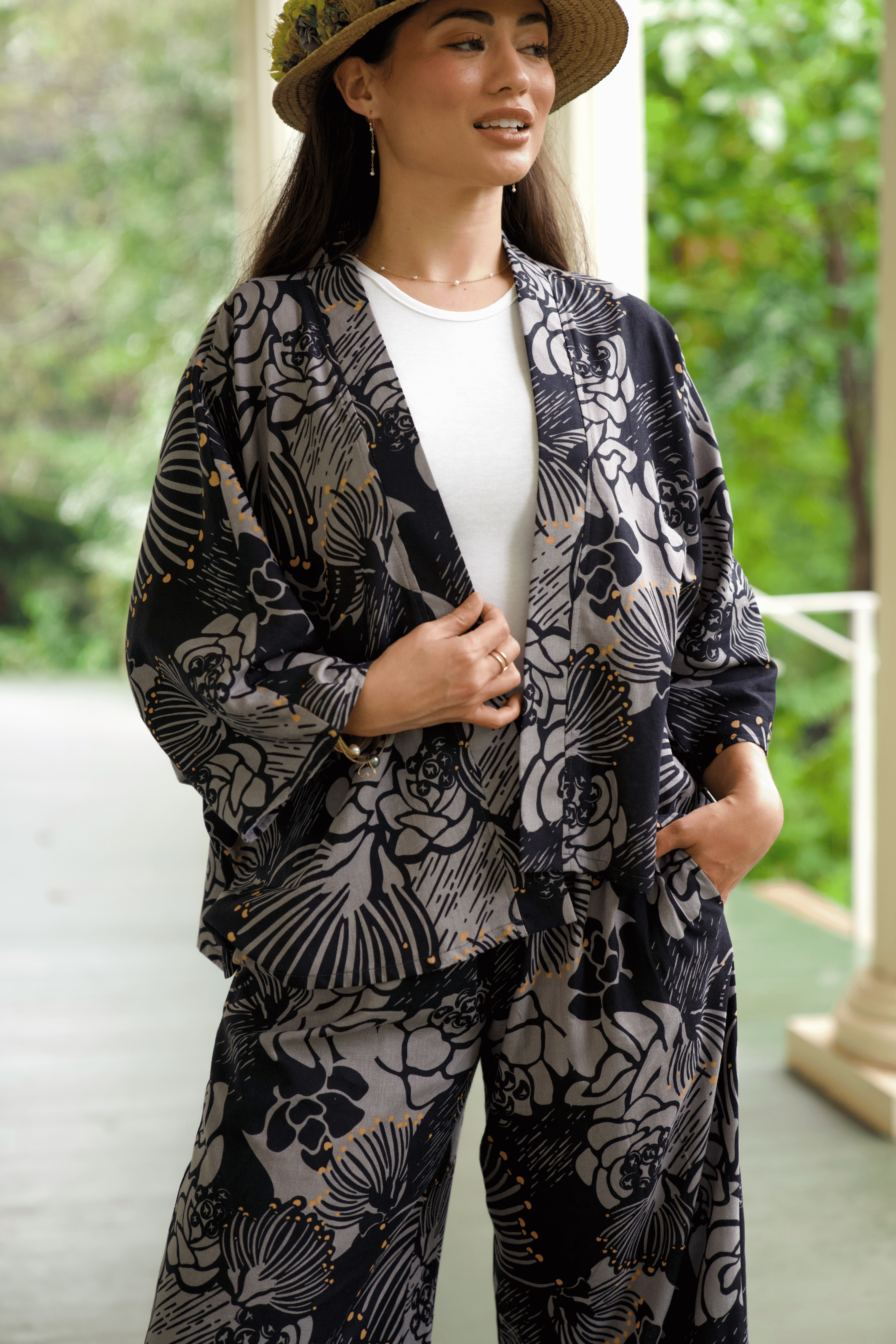 Kimono ‘Ōhi‘a lehua in 'ele'ele