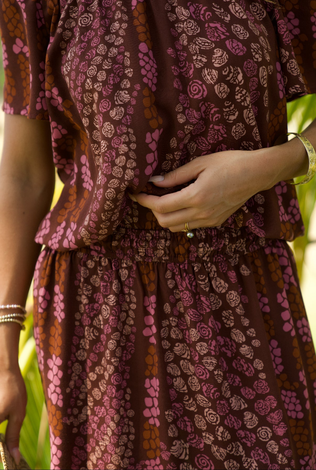 Kahelelani Kona Short Dress in Maku'e