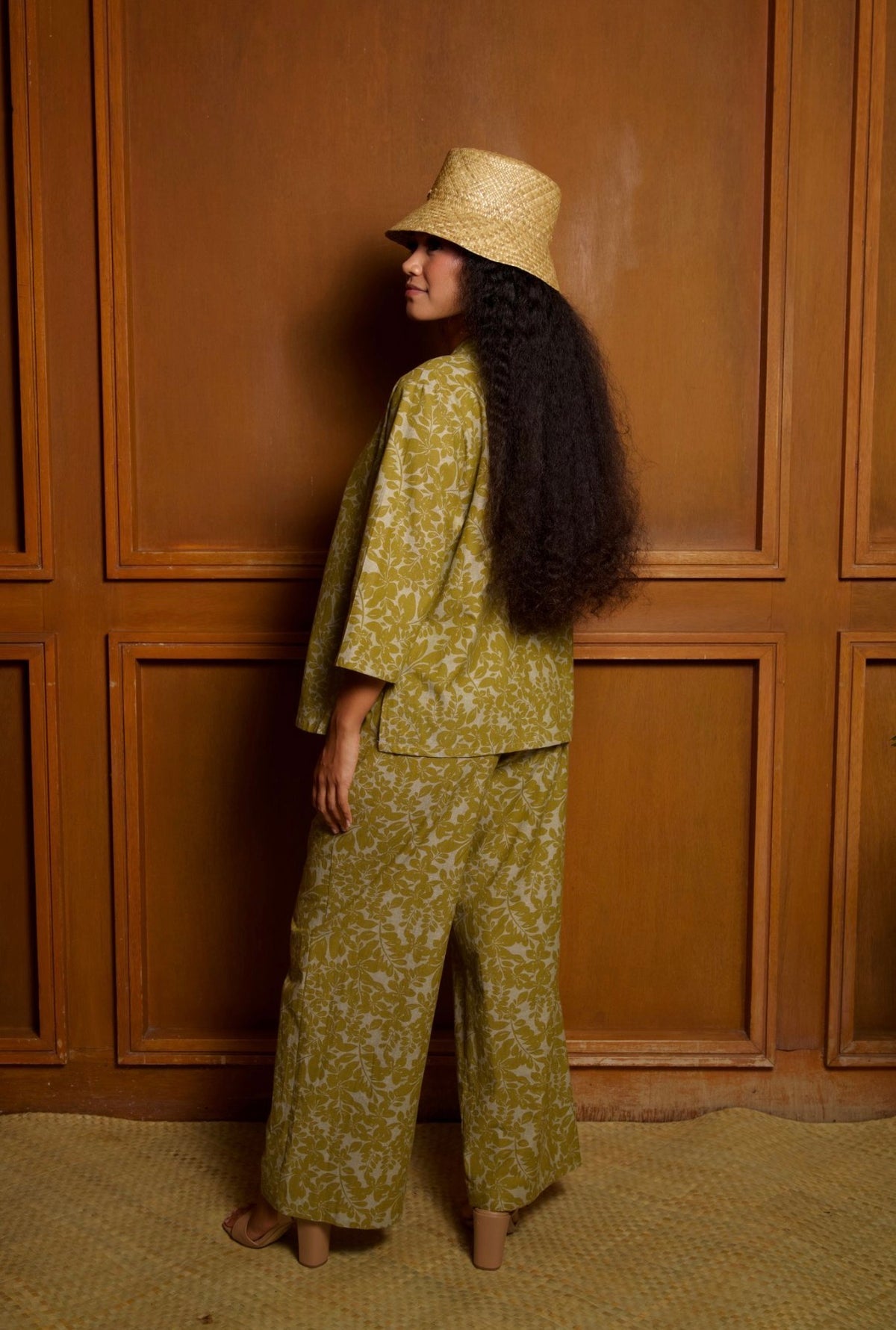 Hana Pleated Pant ʻŪlei in ʻŌlena