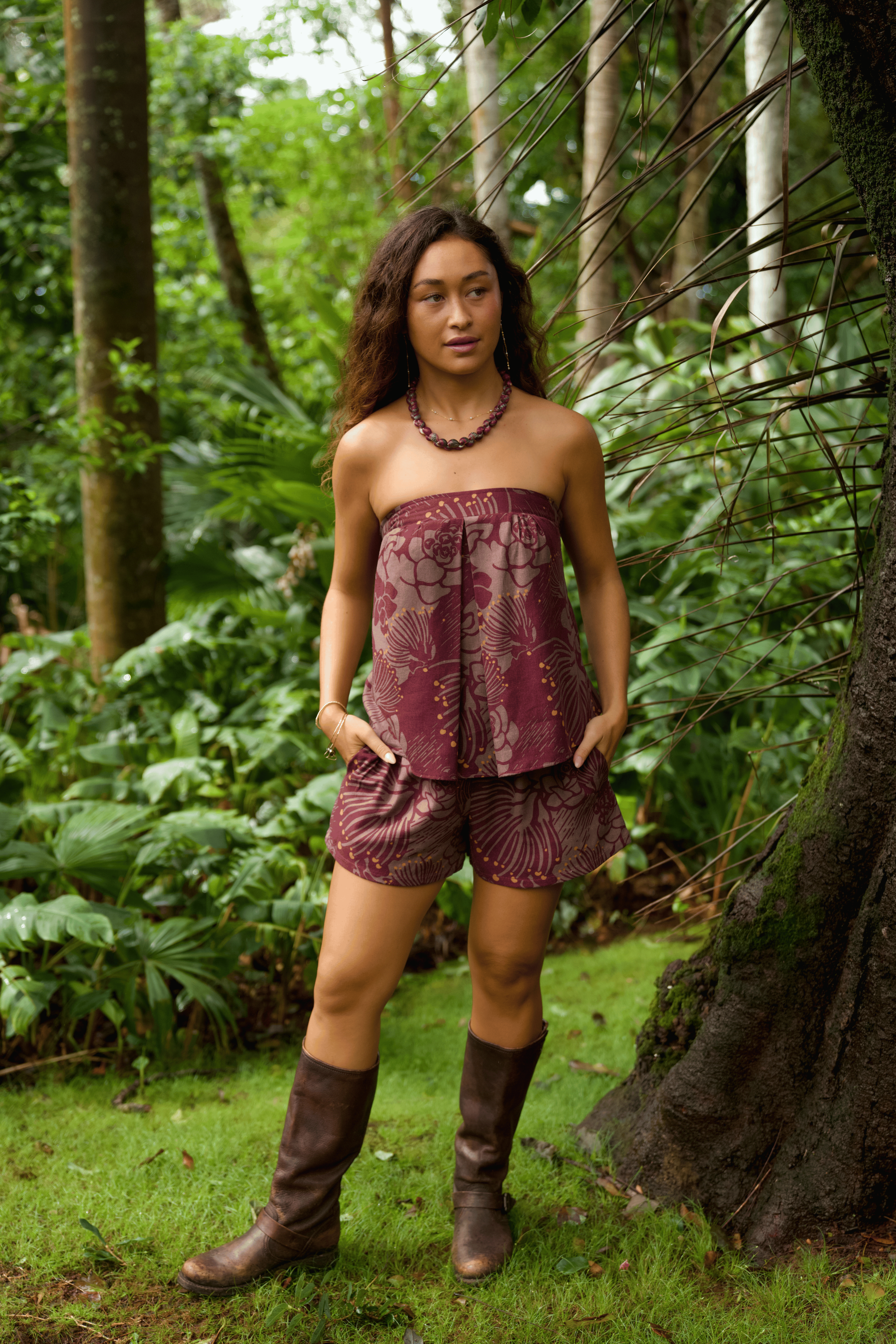 Naleo Top ʻŌhiʻa Lehua in 'ōhelo