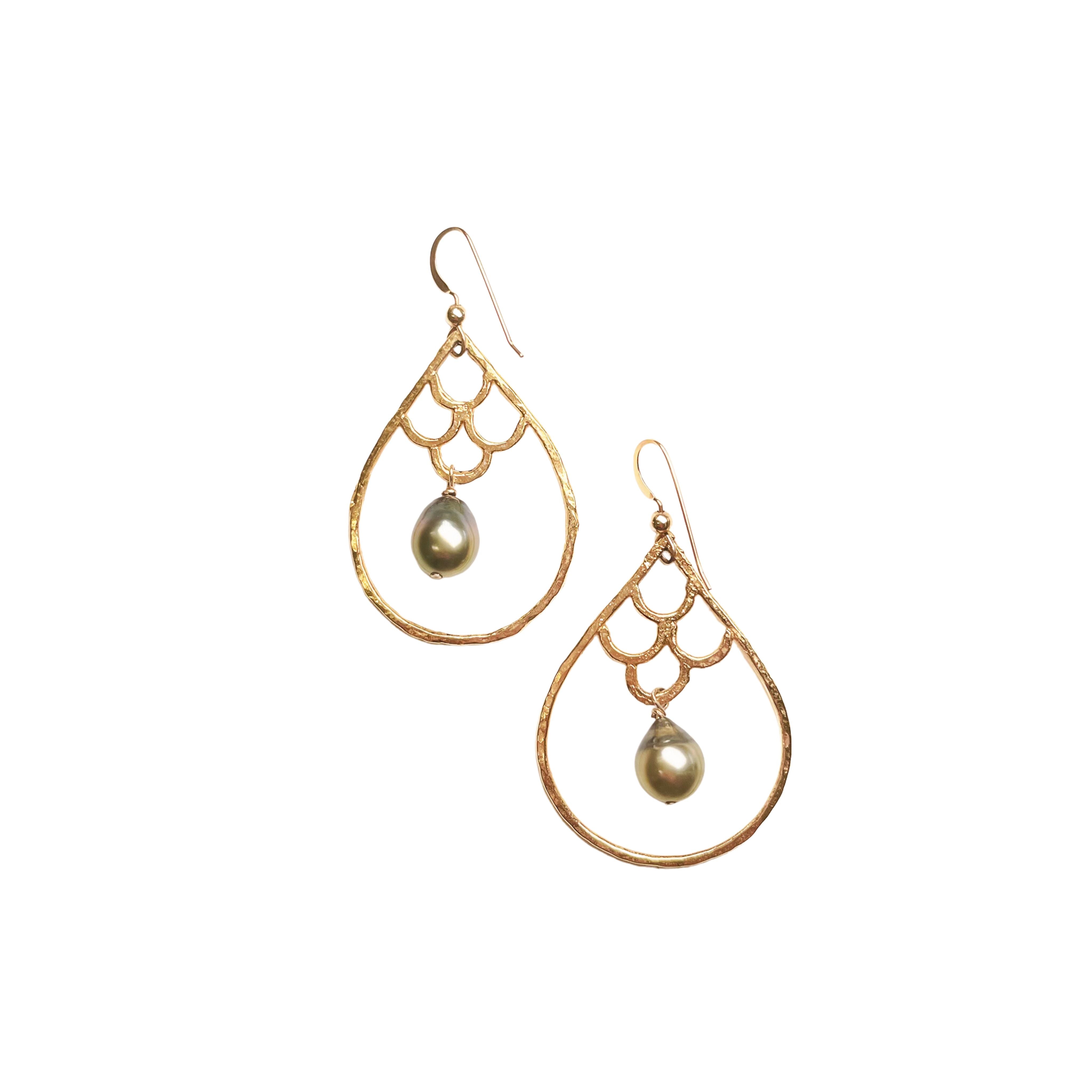 Kai Nalu 'Elua Earrings - Tahitian Pearl