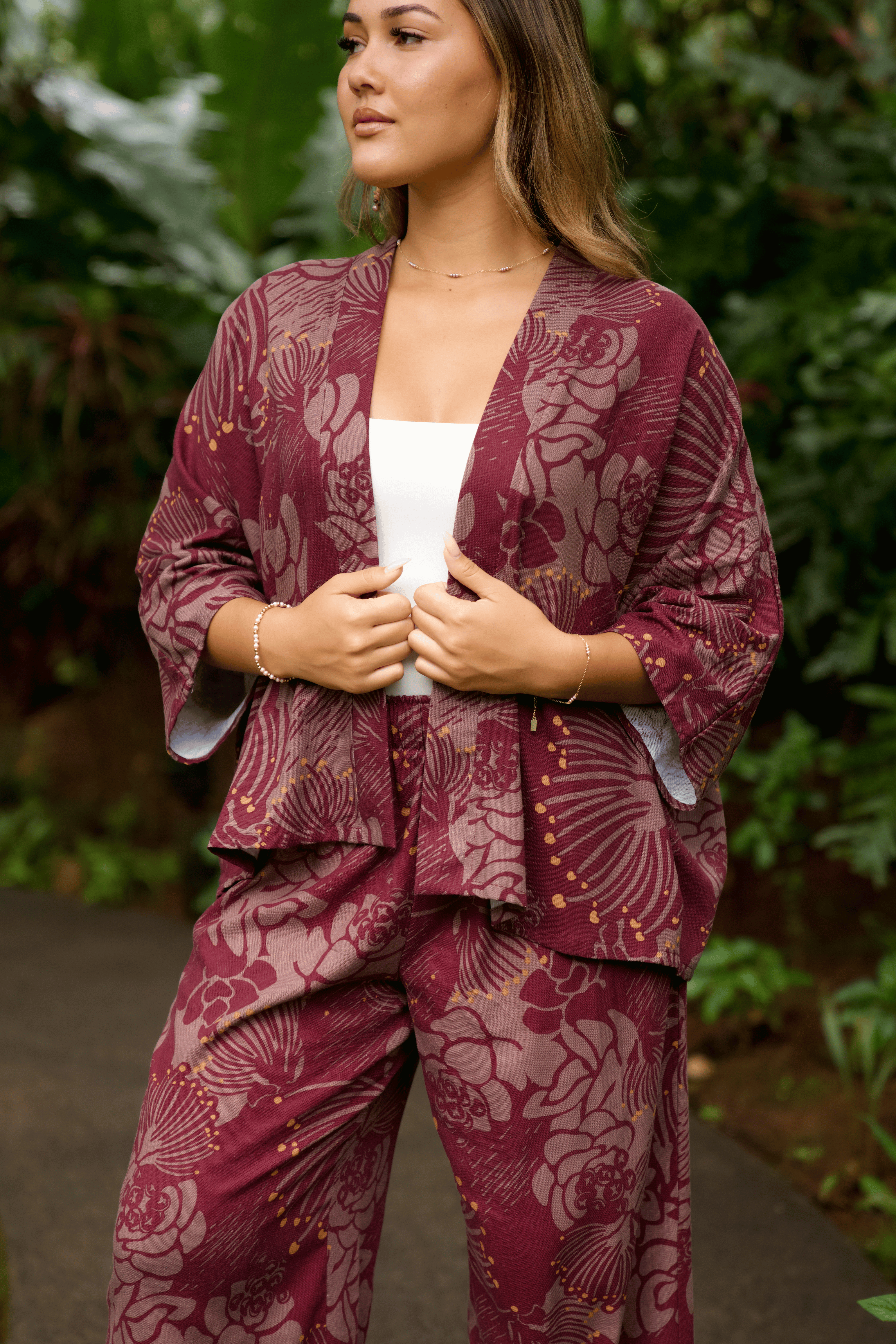 Kimono ʻŌhiʻa Lehua in 'ōhelo